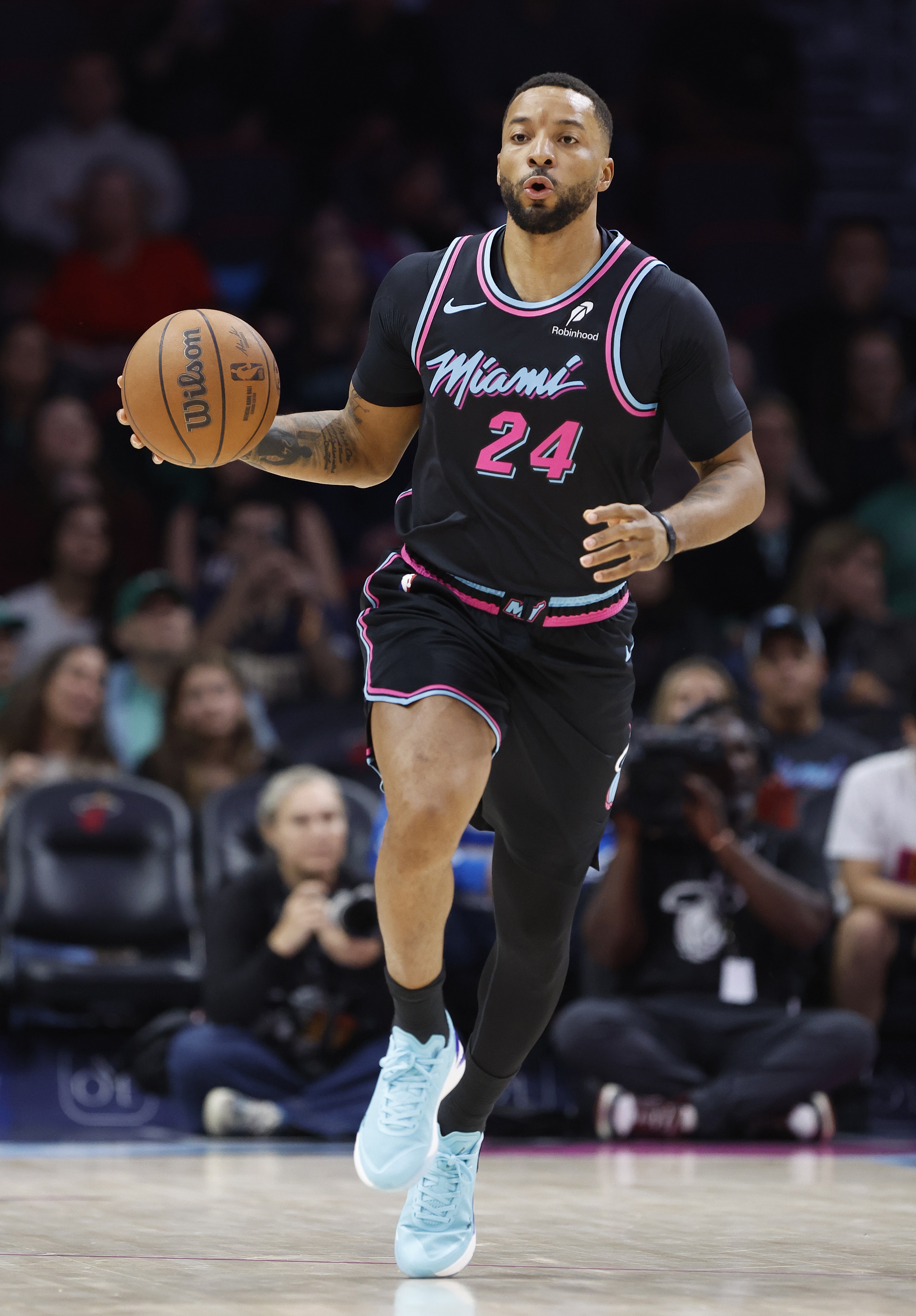 九游娱乐app-明天热火迎战马刺 鲍威尔出战成疑 维金斯&amp;哈克斯大概率出战